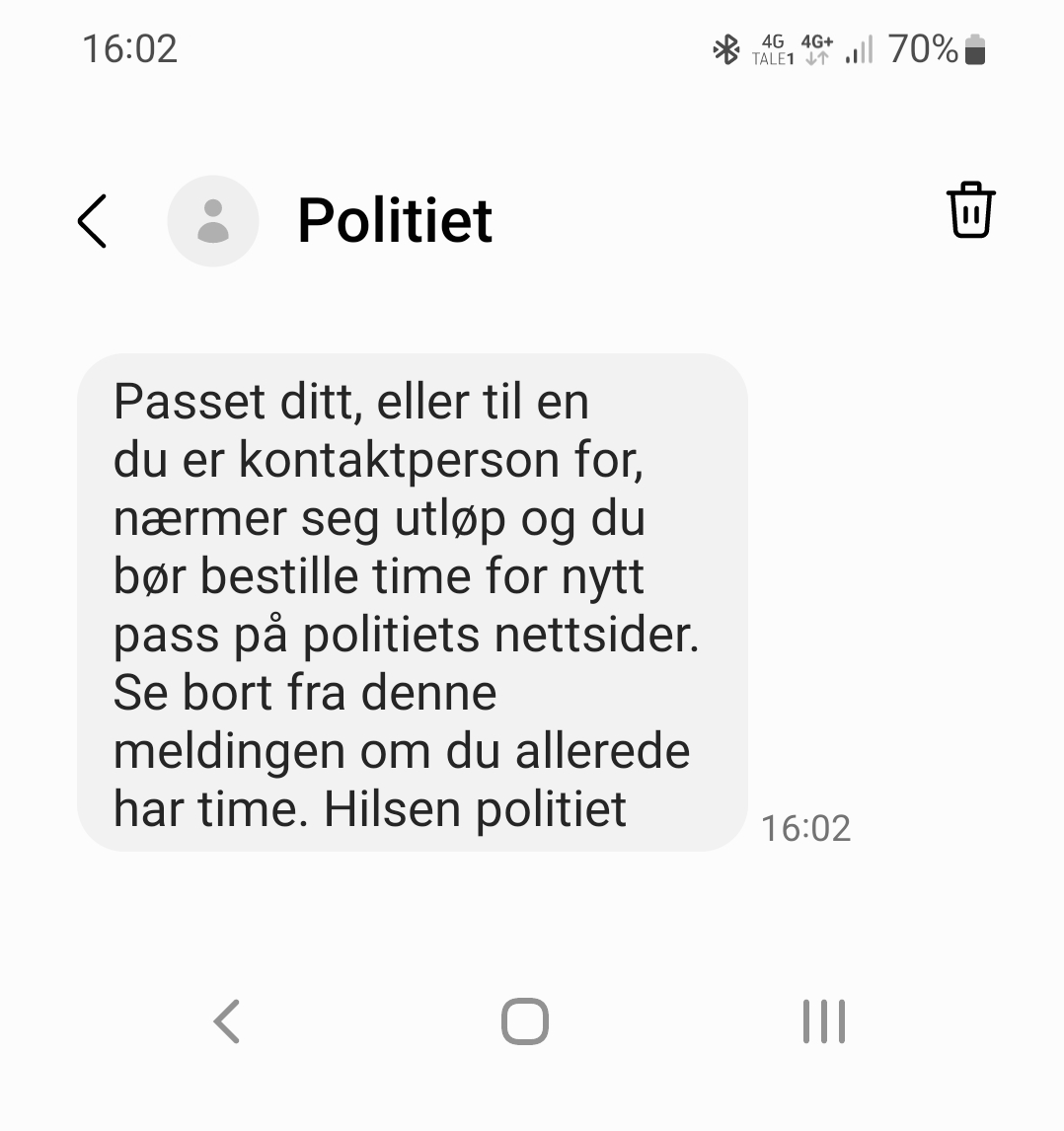 Eksempel på SMS fra politiet om at passet ditt snart utløper og at du kan bestille time på politiet.no.